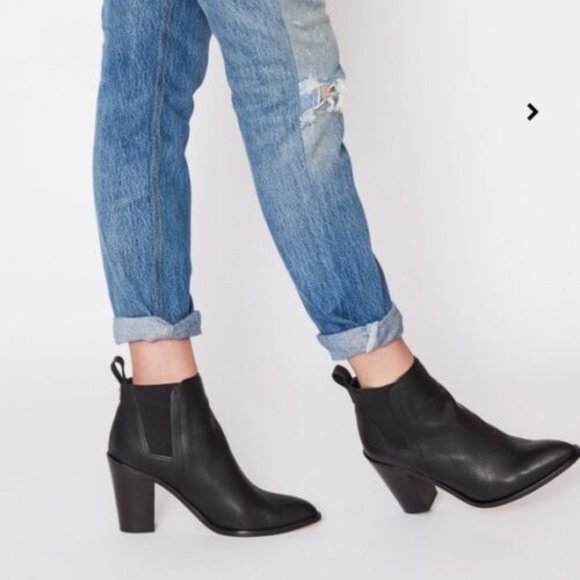 Arno Cooperative Bianca Black Leather Chelsea Block Heel Booties Size 10 - Picture 2 of 9